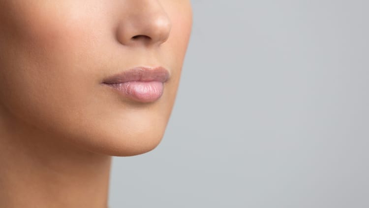 Natural Lip Plumping: The Secret to Fullness Without Fillers