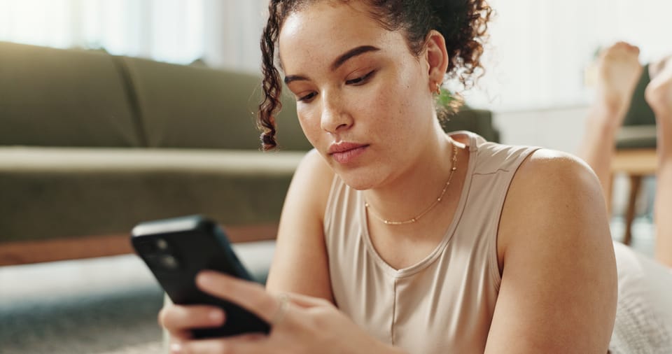 The "Tech Neck" Facelift: How Your Posture is Aging Your Jawline (and 3 Stretches to Fix It)